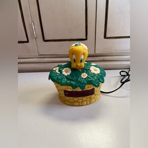 Vintage ‘99 Tweety Bird Alarm Clock Night Light Warner Brothers Looney Toons